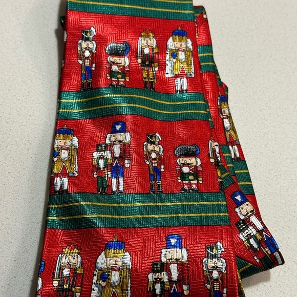 Set of two Christmas ties EUC - Picture 5 of 15